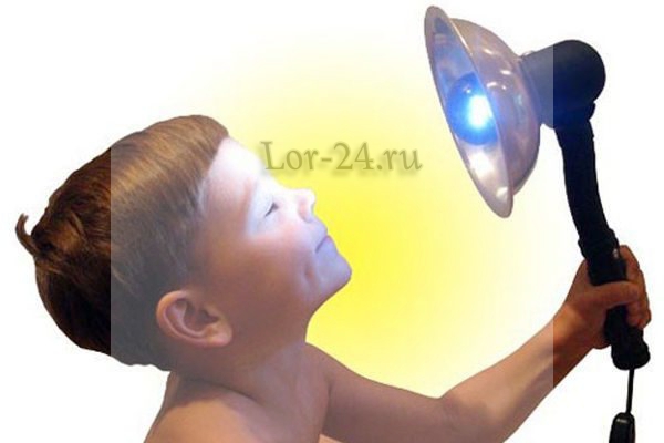 Если болит ухо у ребенка можно греть синей лампой thumbnail